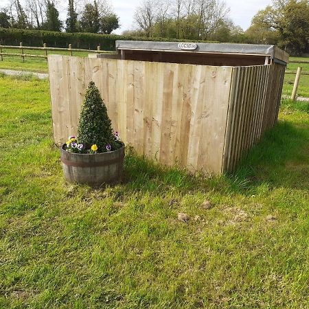 Glamping At The Retreat Wiltshire Is Rural Bliss Βίλα Τσίπενχαμ Εξωτερικό φωτογραφία