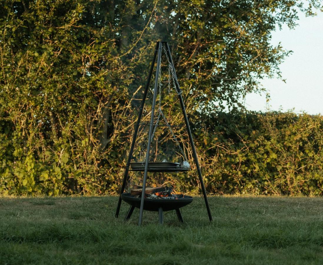 Glamping At The Retreat Wiltshire Is Rural Bliss Βίλα Τσίπενχαμ Εξωτερικό φωτογραφία