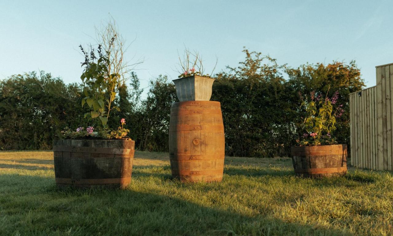 Glamping At The Retreat Wiltshire Is Rural Bliss Βίλα Τσίπενχαμ Εξωτερικό φωτογραφία