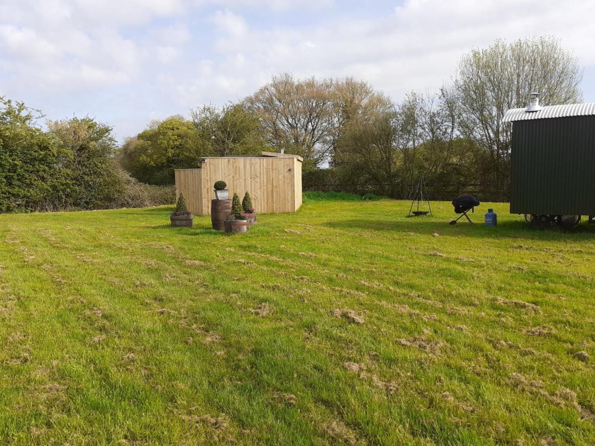 Glamping At The Retreat Wiltshire Is Rural Bliss Βίλα Τσίπενχαμ Εξωτερικό φωτογραφία