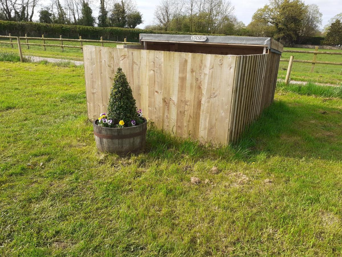 Glamping At The Retreat Wiltshire Is Rural Bliss Βίλα Τσίπενχαμ Εξωτερικό φωτογραφία