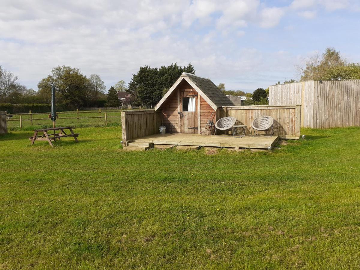 Glamping At The Retreat Wiltshire Is Rural Bliss Βίλα Τσίπενχαμ Εξωτερικό φωτογραφία
