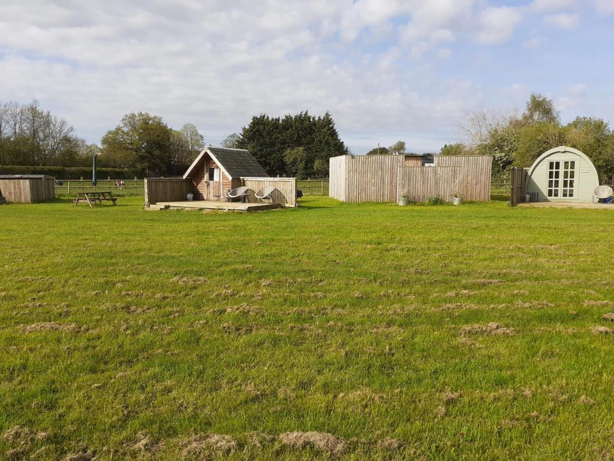 Glamping At The Retreat Wiltshire Is Rural Bliss Βίλα Τσίπενχαμ Εξωτερικό φωτογραφία